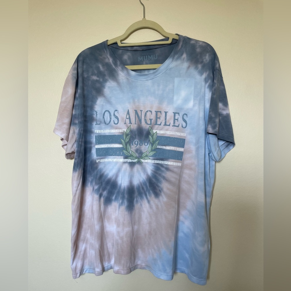 New with tags! Show Me Your Mumu graphic tee